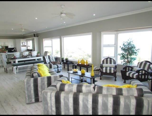 3 BEDROOM TOWNHOUSE FOR SALE IN SHELLY BEACH